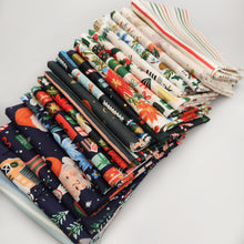 Load image into Gallery viewer, Holiday Classics 2 Fat Quarter Bundle

