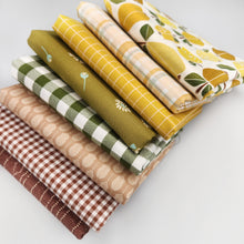 Load image into Gallery viewer, Sommertime Fat Quarter Bundle
