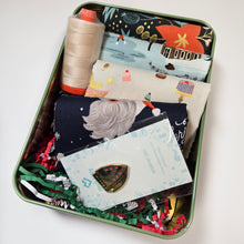 Load image into Gallery viewer, Christmas Gift Tin #06
