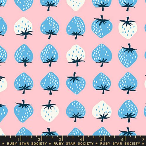 Strawberry & Friends - Strawberry in Cotton Candy